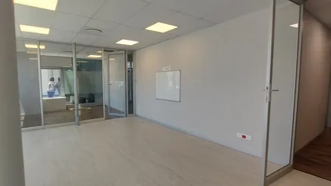 Oxford Corner, 32A Jellicoe Avenue, Rosebank, Gauteng - 148m² office  (16)